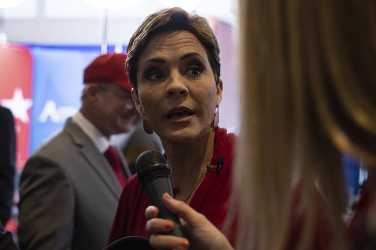 حملة تسريحات واسعة تطال صوت أمريكا في ظل صراع قانوني متصاعد حملة تسريحات واسعة تطال صوت أمريكا في ظل صراع قانوني متصاعد