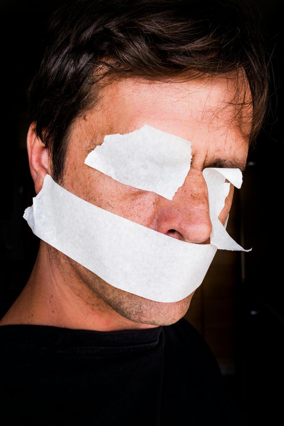 فضيحة الإنترنت الأبيض تكشف طبقية الرقابة بإيران