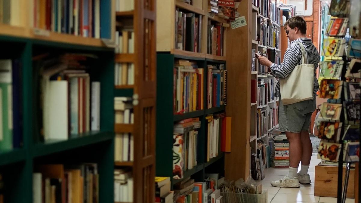 الدنمارك تلغي الضريبة على الكتب لمواجهة أزمة القراءة وتشجيع الثقافة الدنمارك تلغي الضريبة على الكتب لمواجهة أزمة القراءة وتشجيع الثقافة