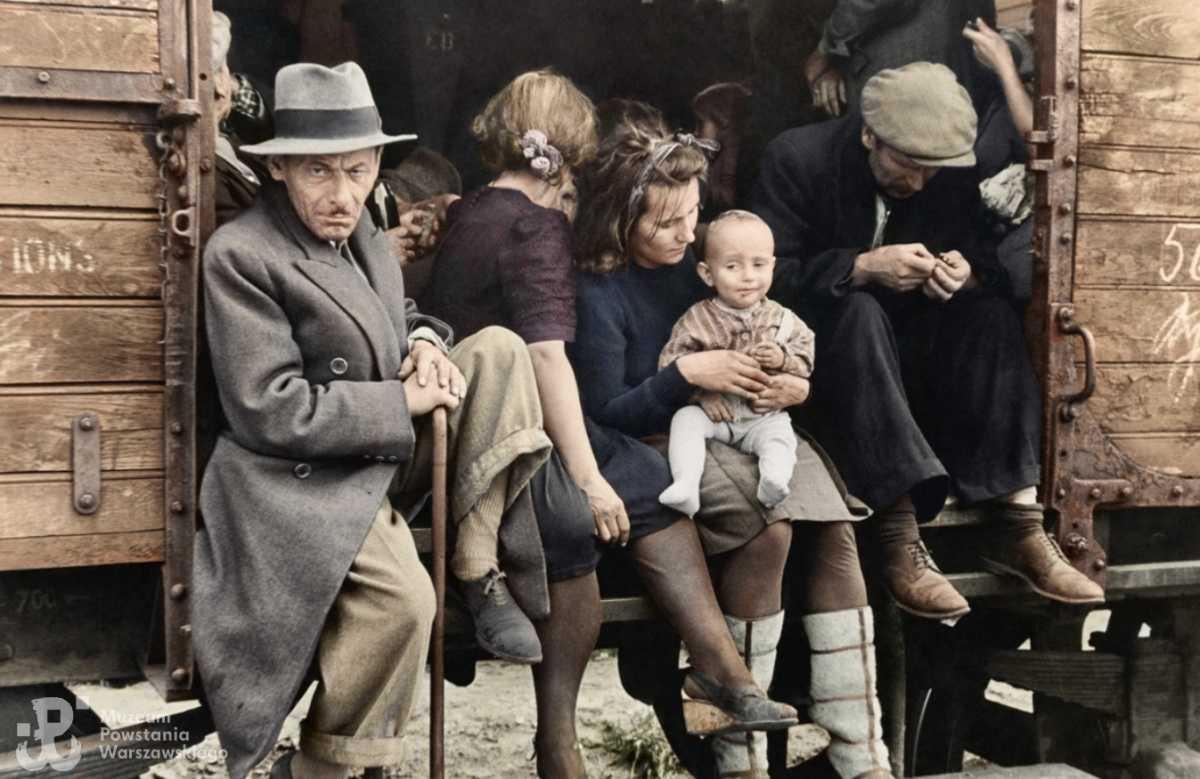 لون جديد لذاكرة انتفاضة وارسو 1944