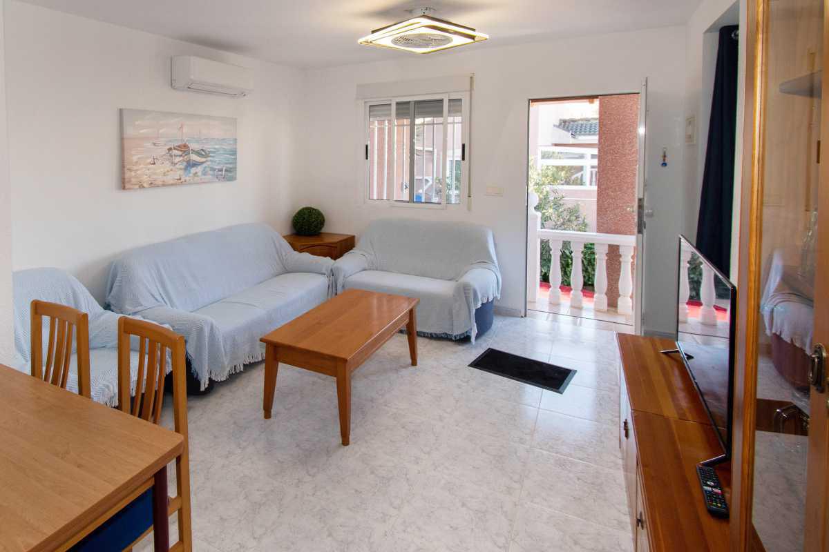 CIUDAD QUESADA - Maison 2 chambres, 2 salle de bain2 et piscine communautaire