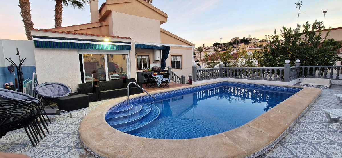 CIUDAD QUESADA - Très belle propriété avec piscine privée et deux grandes terrasses 