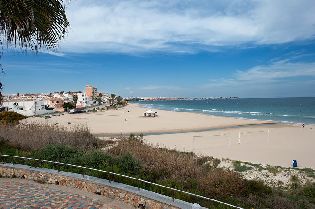 TORRE DE LA HORADADA - A louer - Appartement à 100m de la mer