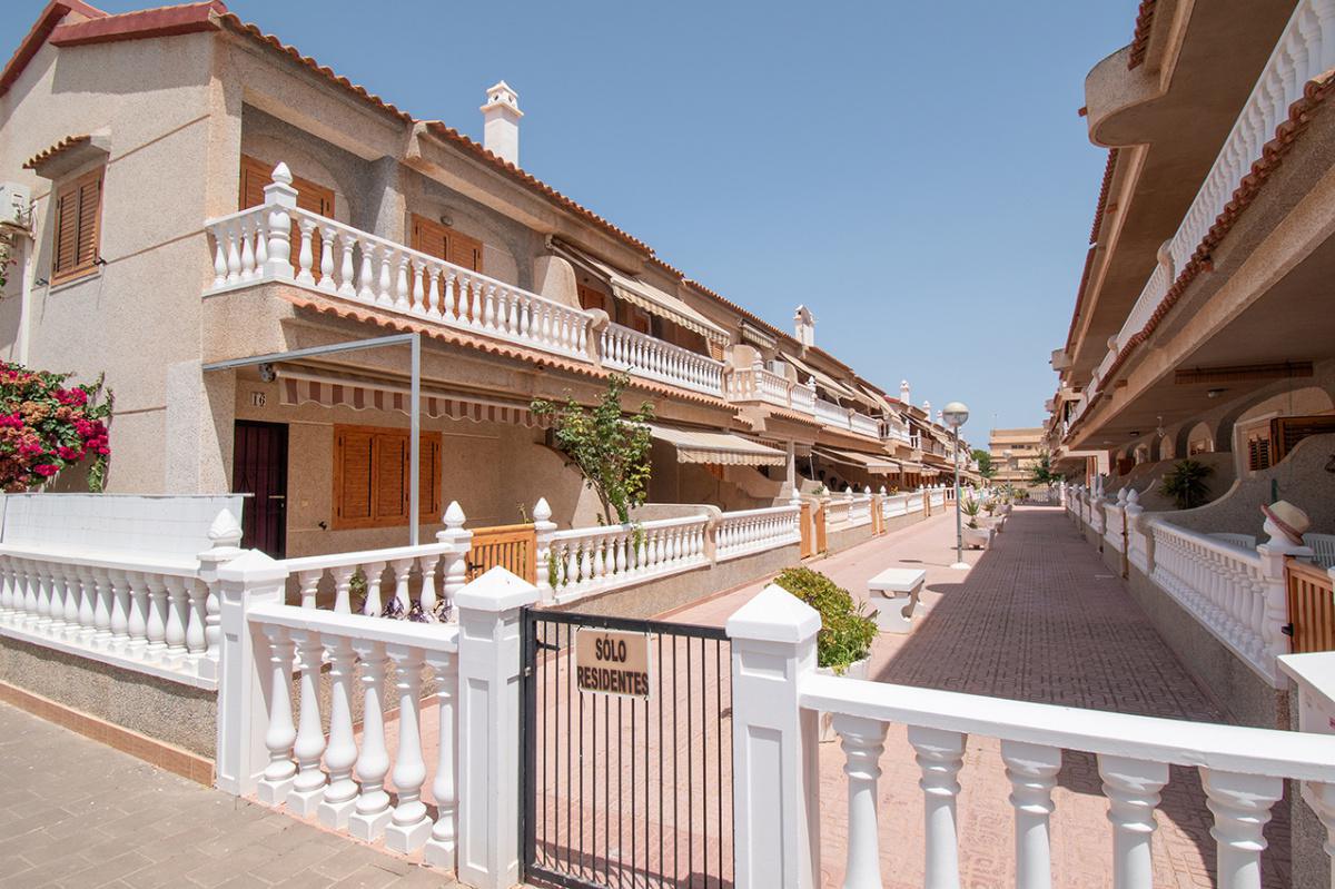 TORRE DE LA HORADADA - A louer - Appartement à 100m de la mer