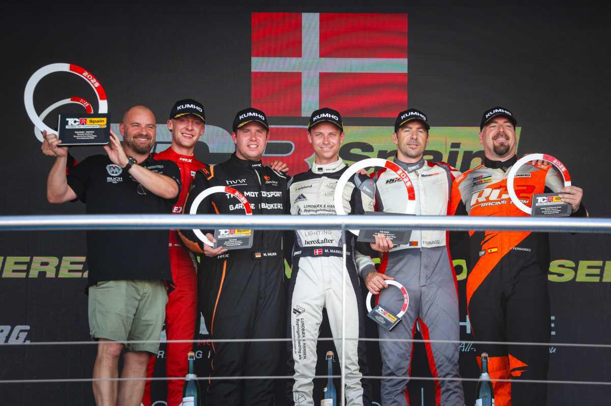Michael Markussen se impone en una dramática carrera 2 del TCR Spain en Jerez
