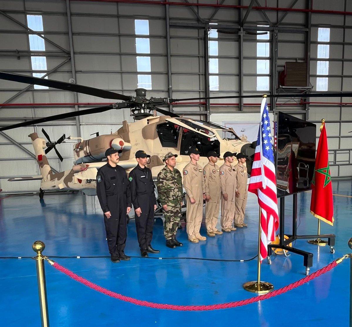 Célébration de l'arrivée des hélicoptères Apache au Maroc