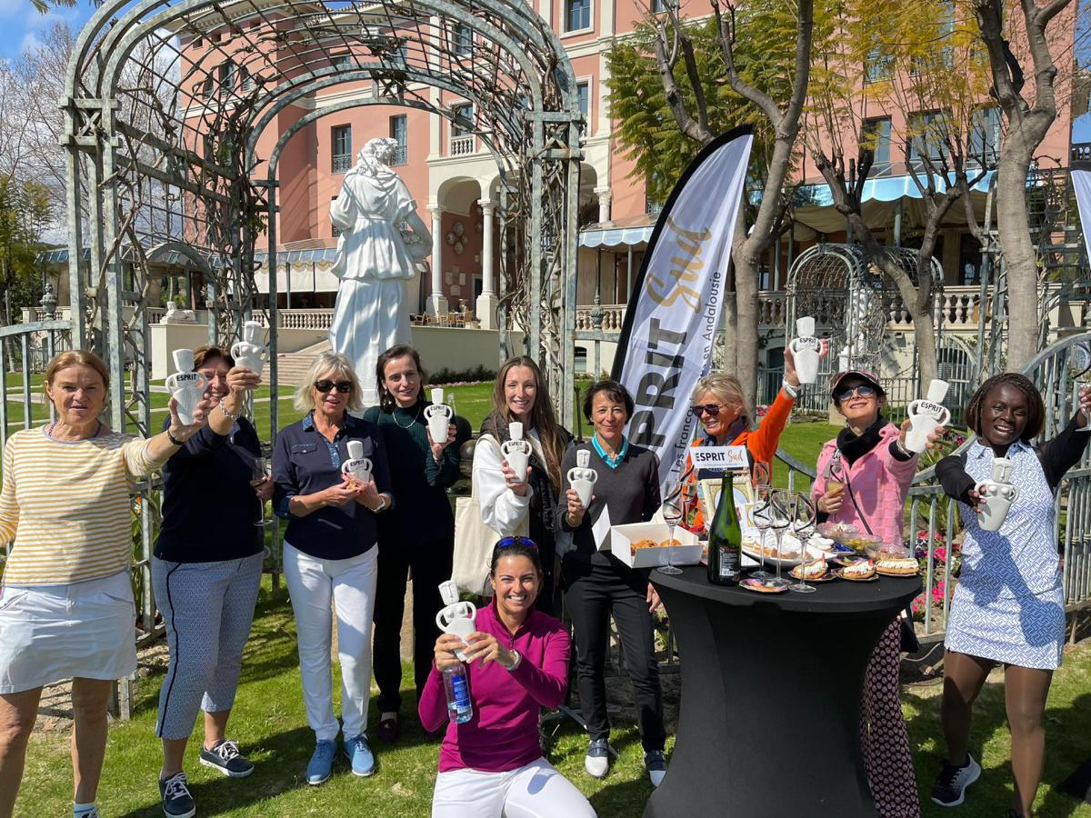 La femme est l'avenir du golf La femme est l'avenir du golf