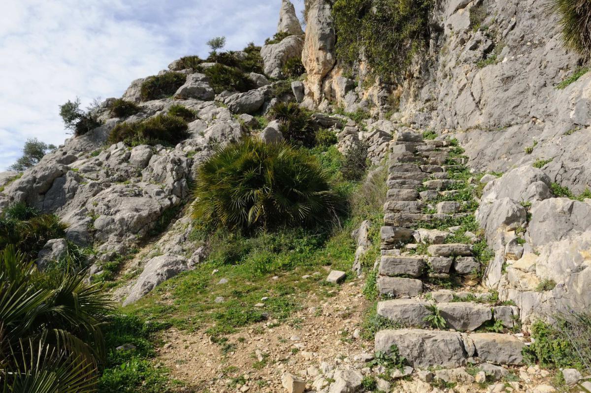 Des marches vers le ciel… les escaliers arabes d’El Chorro