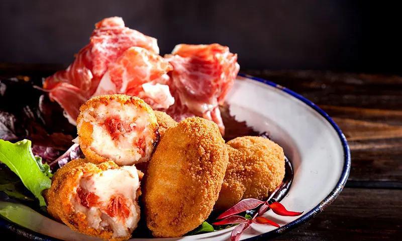 Mange des croquettes, mon amour !  Mange des croquettes, mon amour !