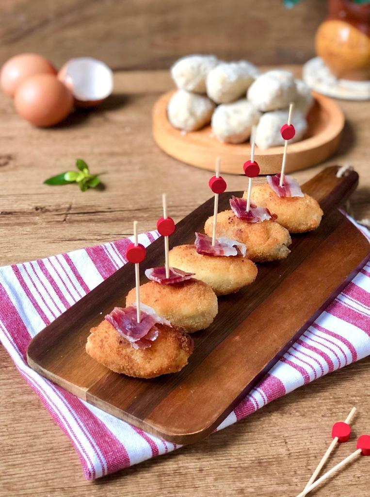 Mange des croquettes, mon amour !  Mange des croquettes, mon amour !