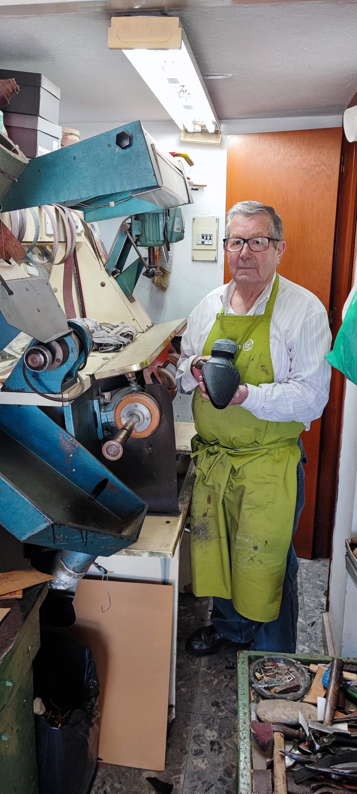 A la rencontre de Francisco, un artisan cordonnier passionné A la rencontre de Francisco, un artisan cordonnier passionné