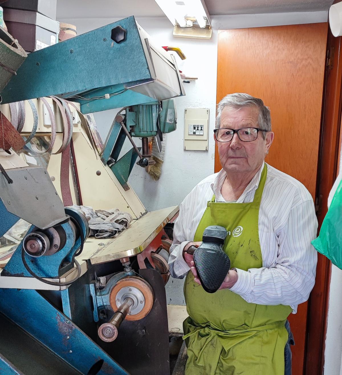 A la rencontre de Francisco, un artisan cordonnier passionné A la rencontre de Francisco, un artisan cordonnier passionné