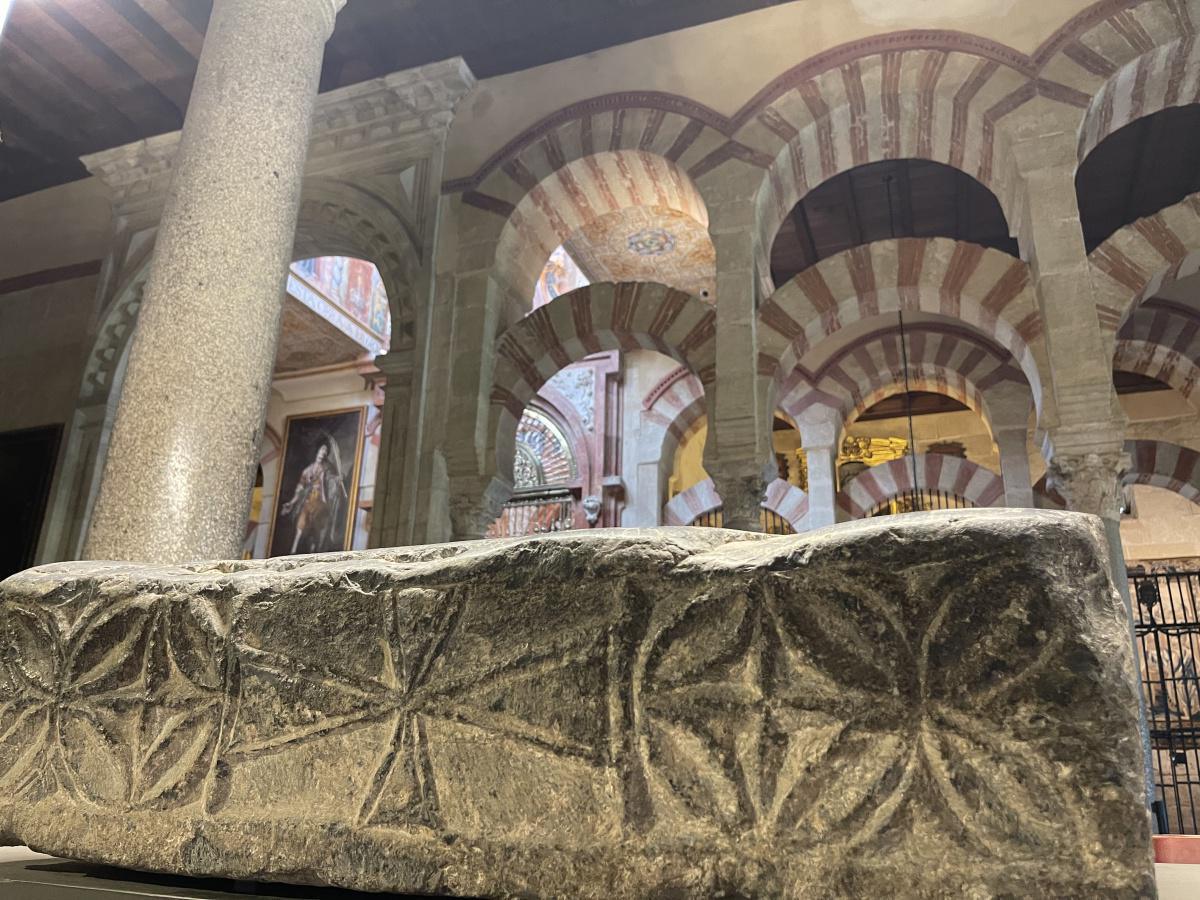 Et sous la Mosquée-Cathédrale, la Basilique Wisigothe Saint-Vincent… Et sous la Mosquée-Cathédrale, la Basilique Wisigothe Saint-Vincent…