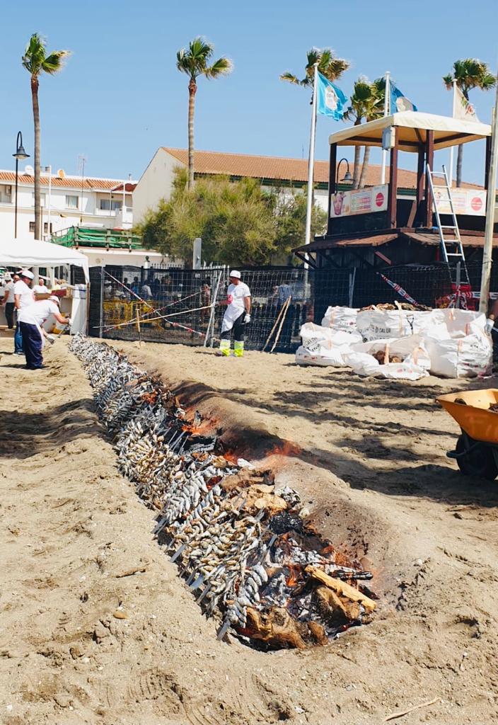 600 kilos de sardines offertes le 1er mai à Mijas 