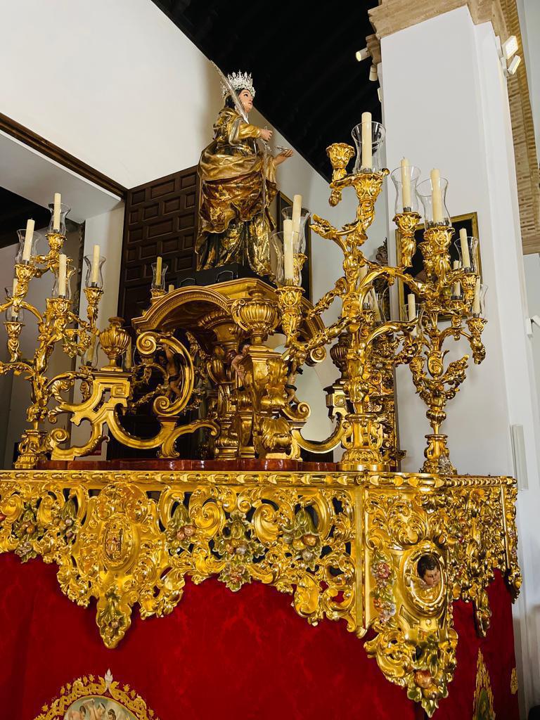 Santa Lucía dans les rues de Séville pour la Fête Dieu! Santa Lucía dans les rues de Séville pour la Fête Dieu!