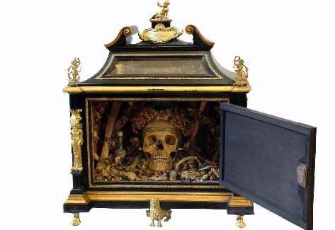 La « petite manchote » et ses secrets! La « petite manchote » et ses secrets!