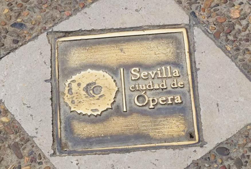 Le balcon de la Rosina du Barbier de Séville vous attend ! Le balcon de la Rosina du Barbier de Séville vous attend !