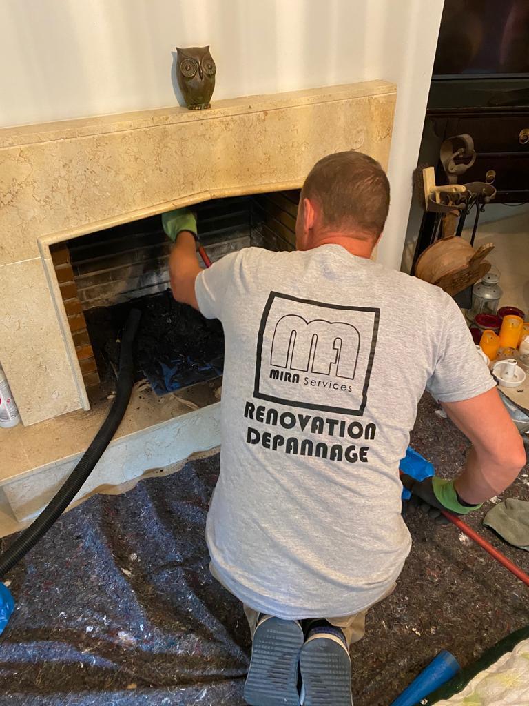 Même en Andalousie, un bon feu dans la cheminée fait partie des petits bonheurs à Noël! Même en Andalousie, un bon feu dans la cheminée fait partie des petits bonheurs à Noël!