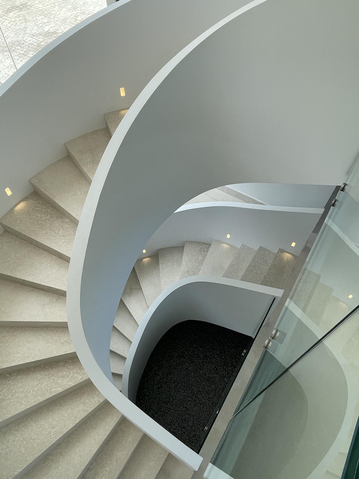 ARK Architect et Cepa 21 s'associent pour un événement à la Villa White de San Roque ARK Architect et Cepa 21 s'associent pour un événement à la Villa White de San Roque