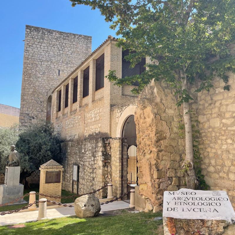 Partons à la découverte de Lucena Partons à la découverte de Lucena