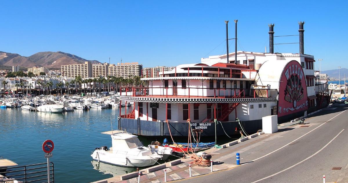 Quand un bateau légendaire du Mississipi part à la dérive à Benalmadena…