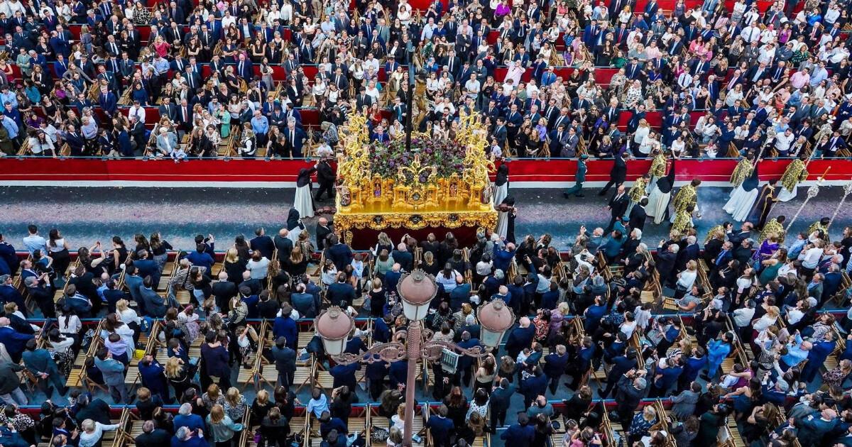 Histoire de patienter avant la Semana Santa, la Procession Magna de Séville ! Histoire de patienter avant la Semana Santa, la Procession Magna de Séville !