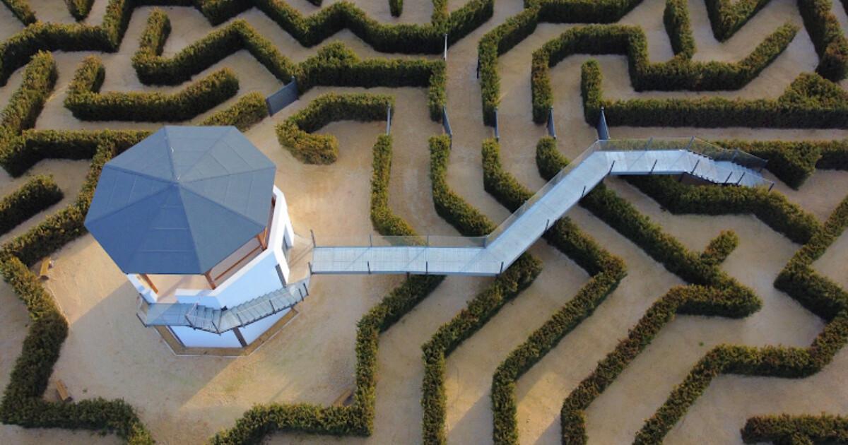 Humilladero inaugure le premier labyrinthe biotechnologique au monde, inspiré de l’Alhambra!  Humilladero inaugure le premier labyrinthe biotechnologique au monde, inspiré de l’Alhambra!