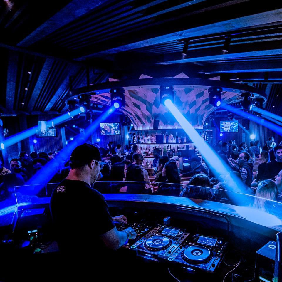 Loox The Alpine Club Loox The Alpine Club