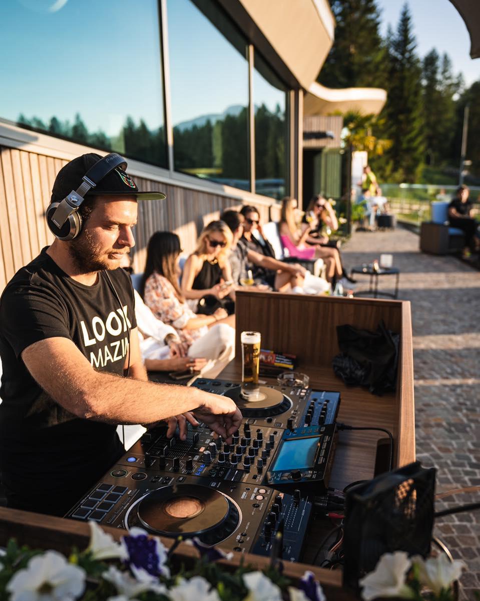 Loox The Alpine Club