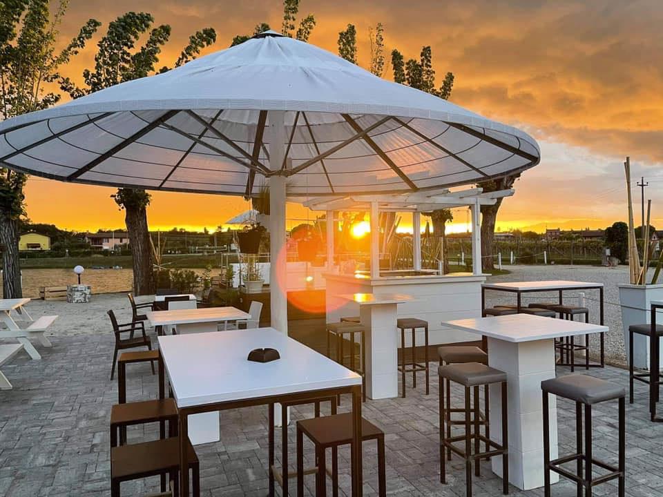Veronello Lake Lounge Veronello Lake Lounge