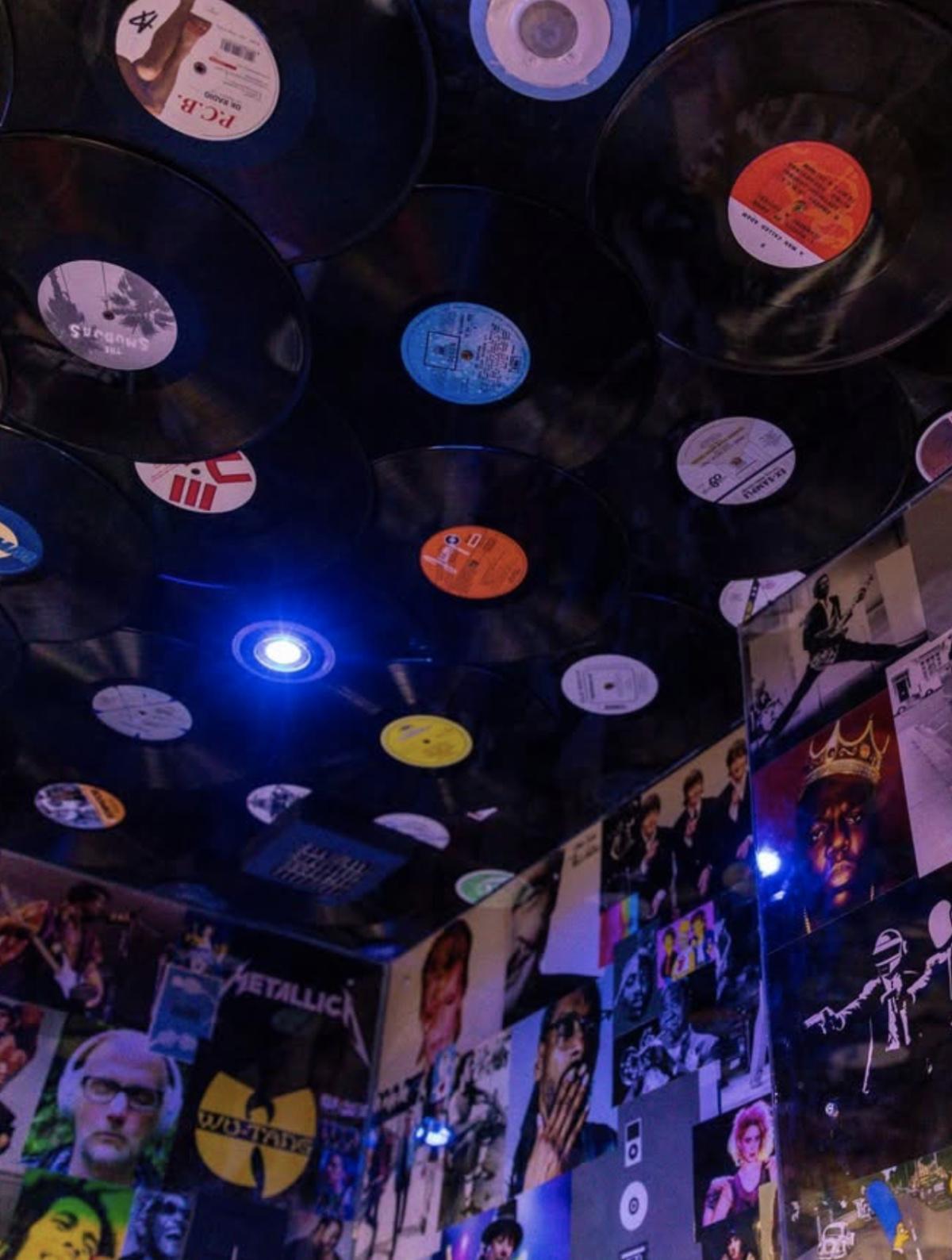 Vinyl Pub
