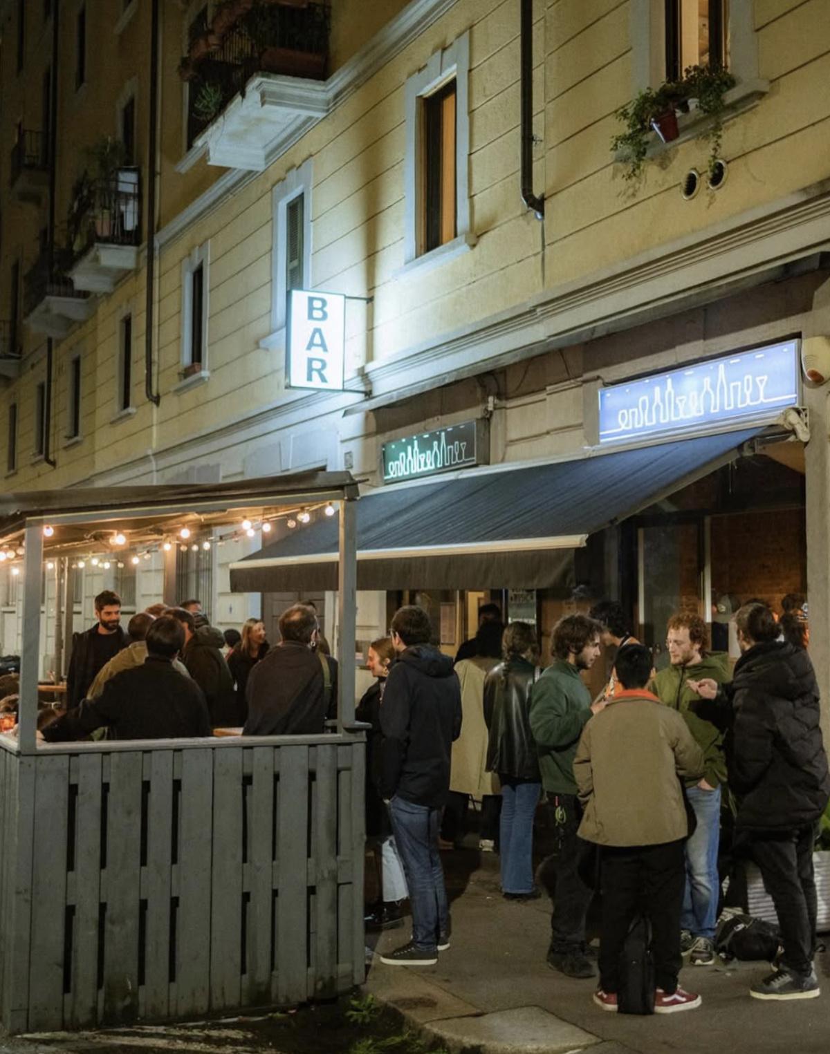 Tin Cocktail Pub