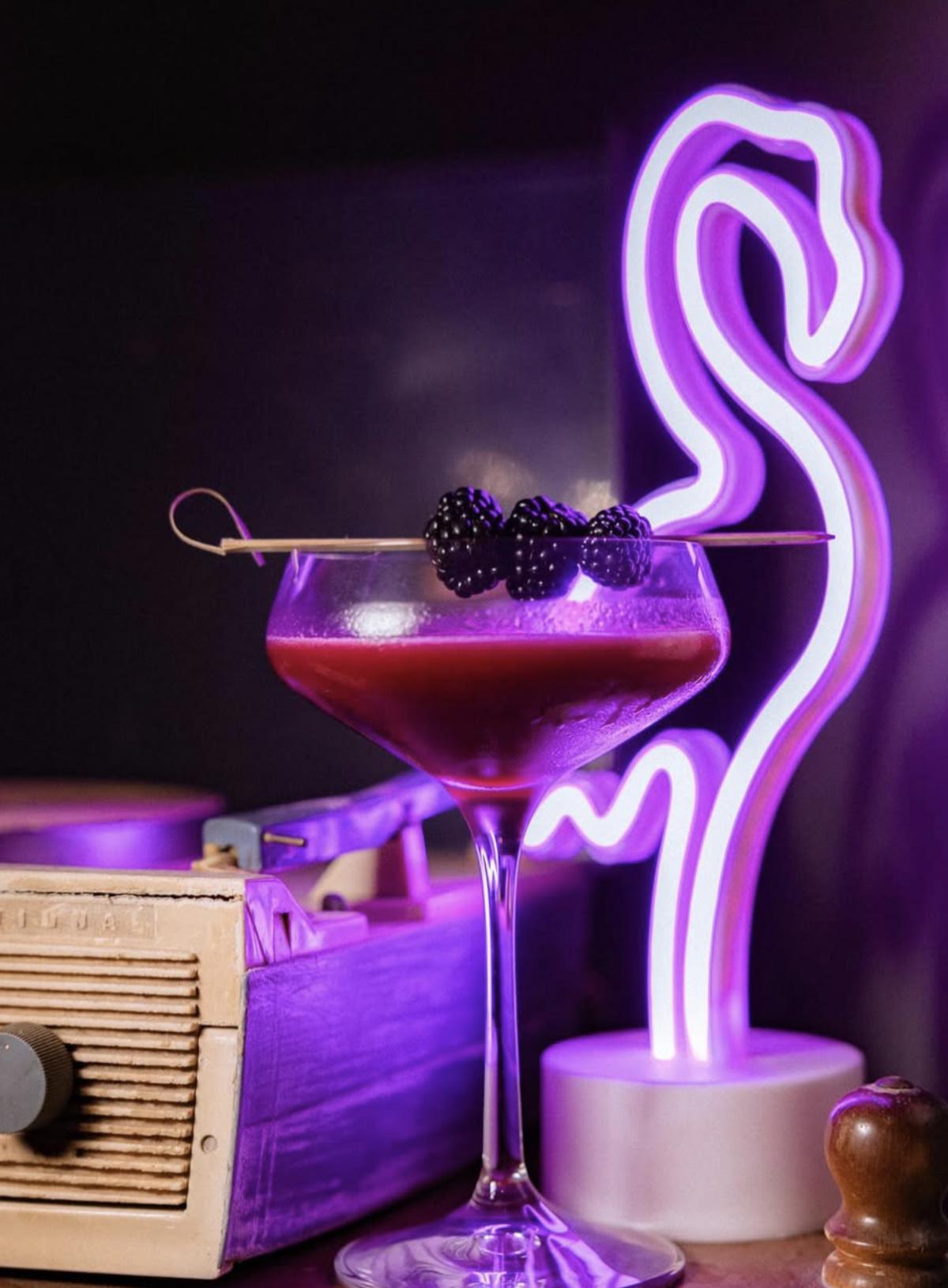 Tin Cocktail Pub