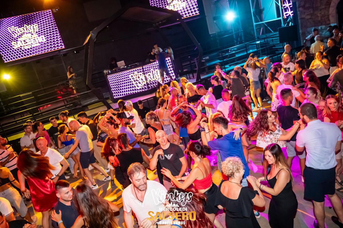 Kinkys Movida Latina