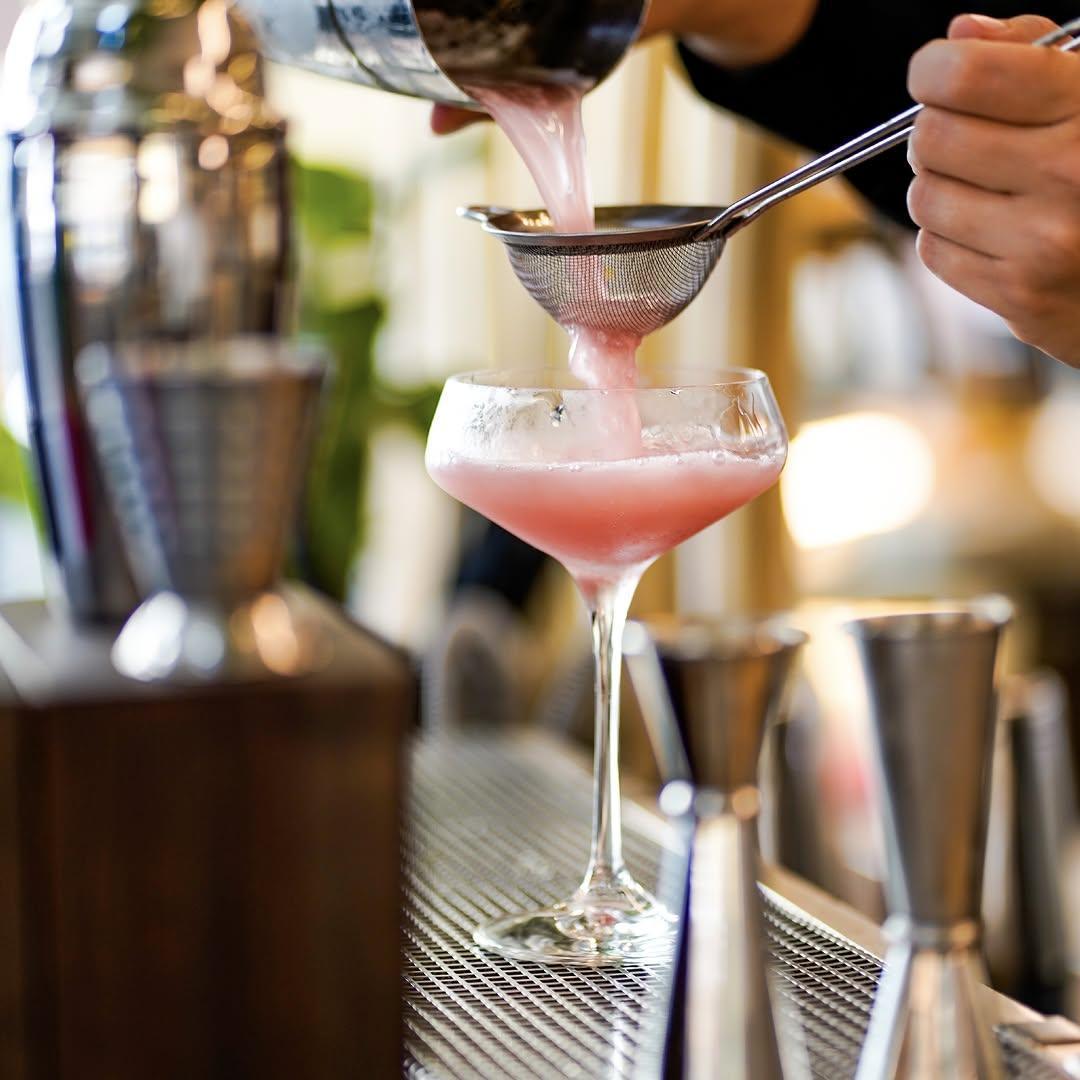 Demos Bar