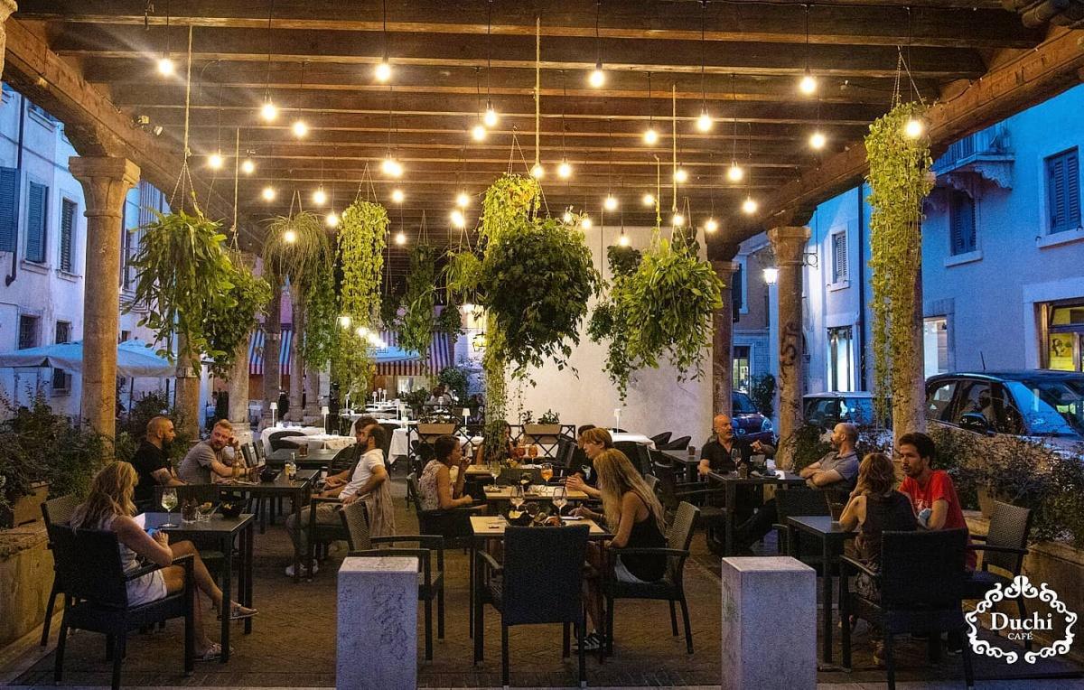 Duchi Café