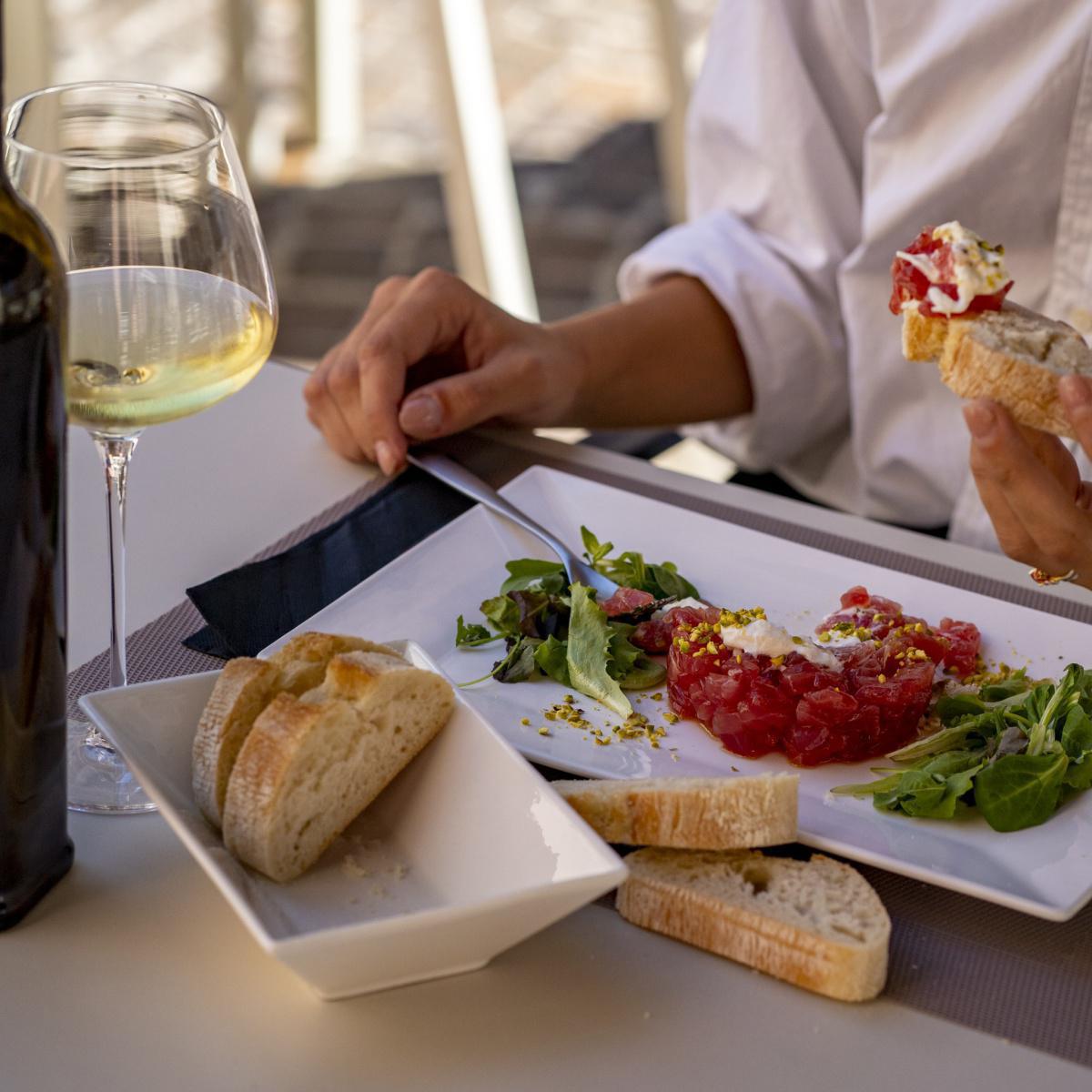 VINOM Enoteca & Wine Bar