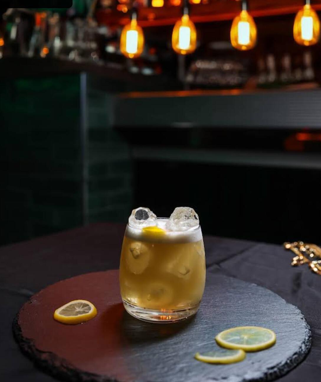 Nine Arches Lounge Bar & Restaurant 