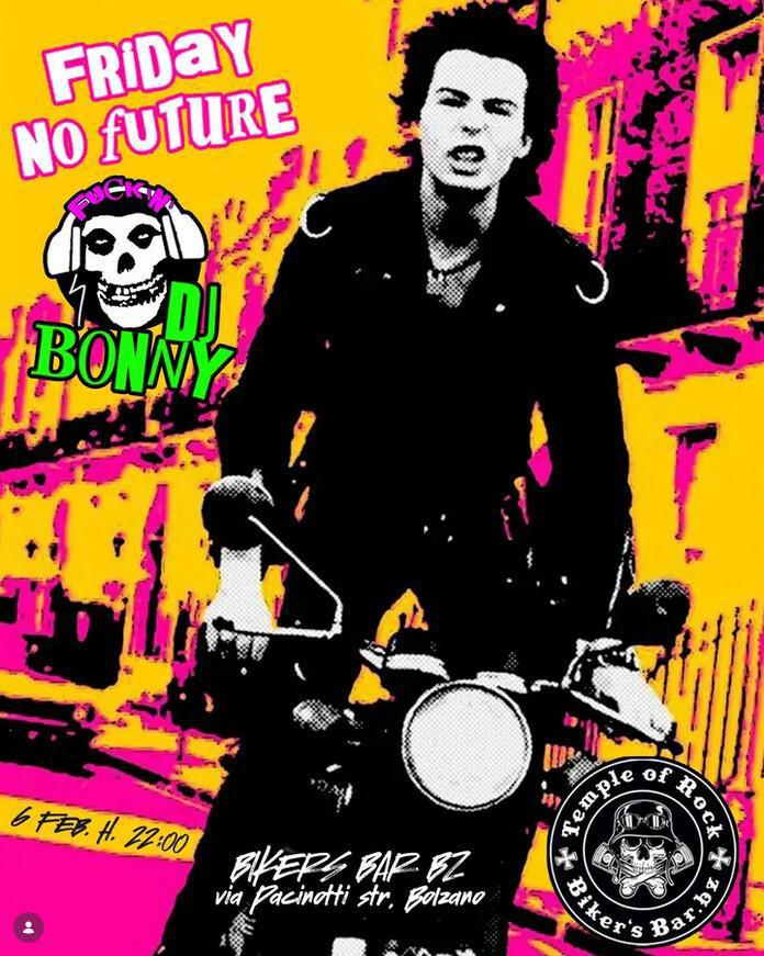 Biker's Bar | FRIDAY NO FUTURE
