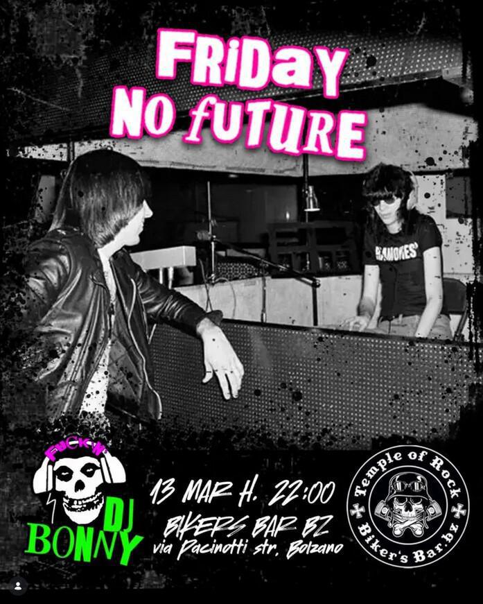 Biker's Bar | FRIDAY NO FUTURE