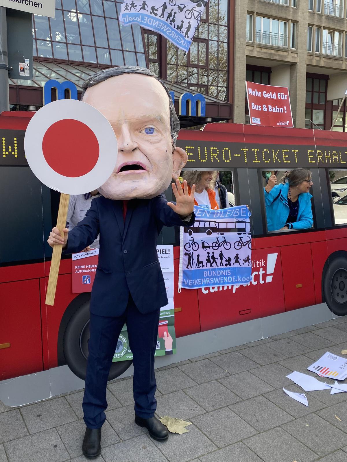 Verspielt DB Cargo die eigene Zukunft? Verspielt DB Cargo die eigene Zukunft?