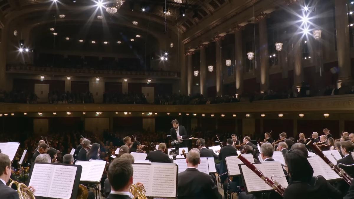 إرسال موسيقى "الدانوب الأزرق" إلى الفضاء: احتفاء بمرور 200 عام على ميلاد يوهان شتراوس إرسال موسيقى "الدانوب الأزرق" إلى الفضاء: احتفاء بمرور 200 عام على ميلاد يوهان شتراوس