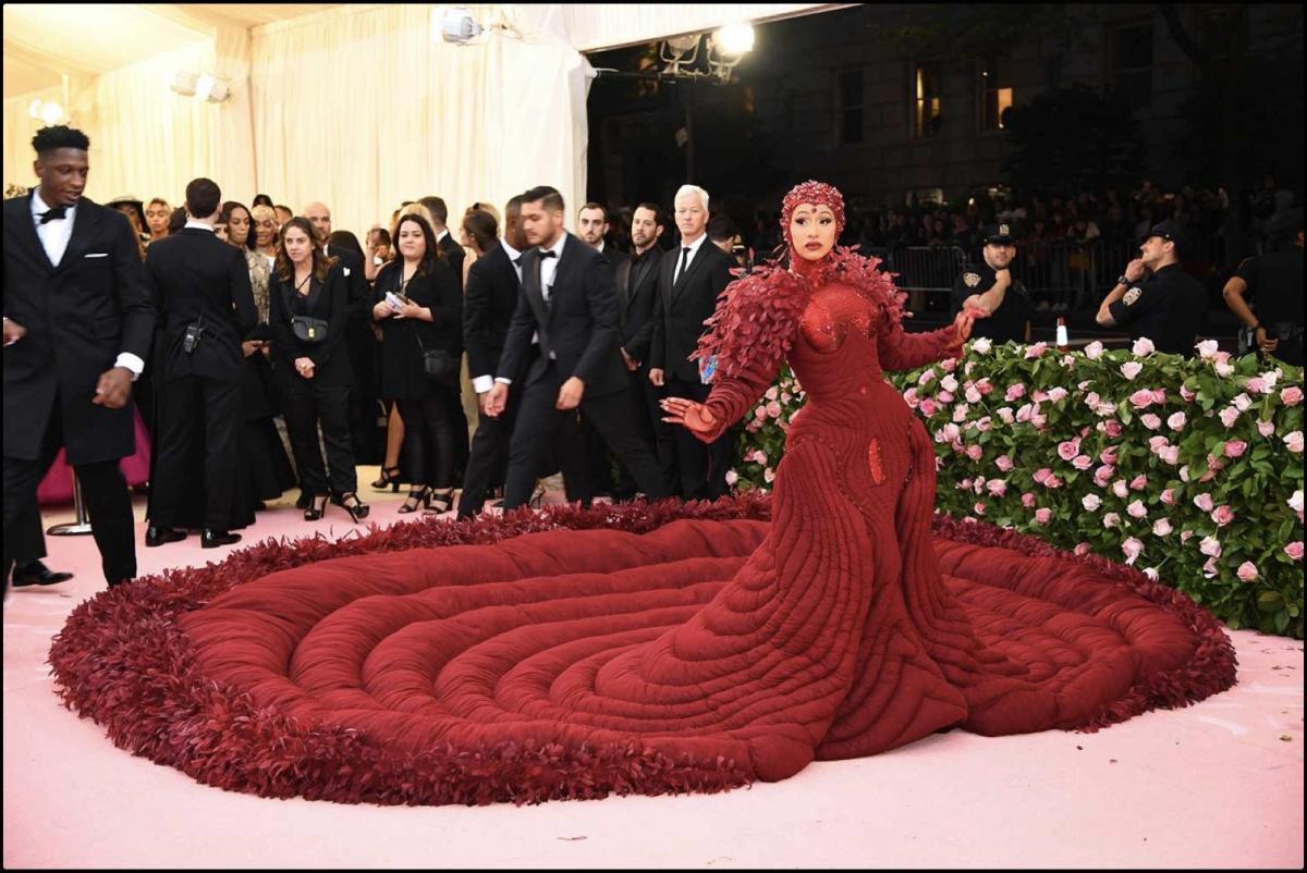 كاردي بي تكرَّم بجائزة "صوت الثقافة" وسط ترقُّب جماهيري لألبومها الثاني كاردي بي تكرَّم بجائزة "صوت الثقافة" وسط ترقُّب جماهيري لألبومها الثاني