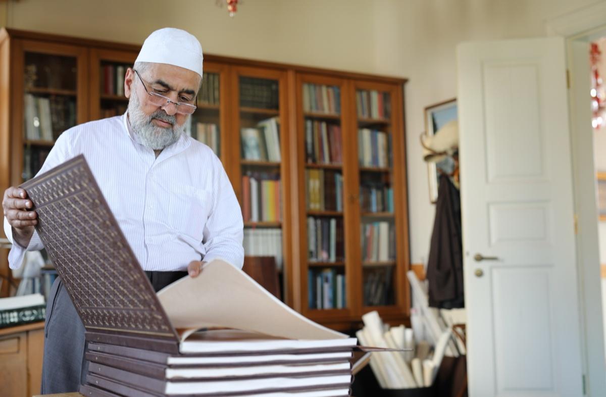 مصحف إسطنبول: رحلة فنية عبر خمسة عشر قرنًا من تاريخ القرآن الكريم 