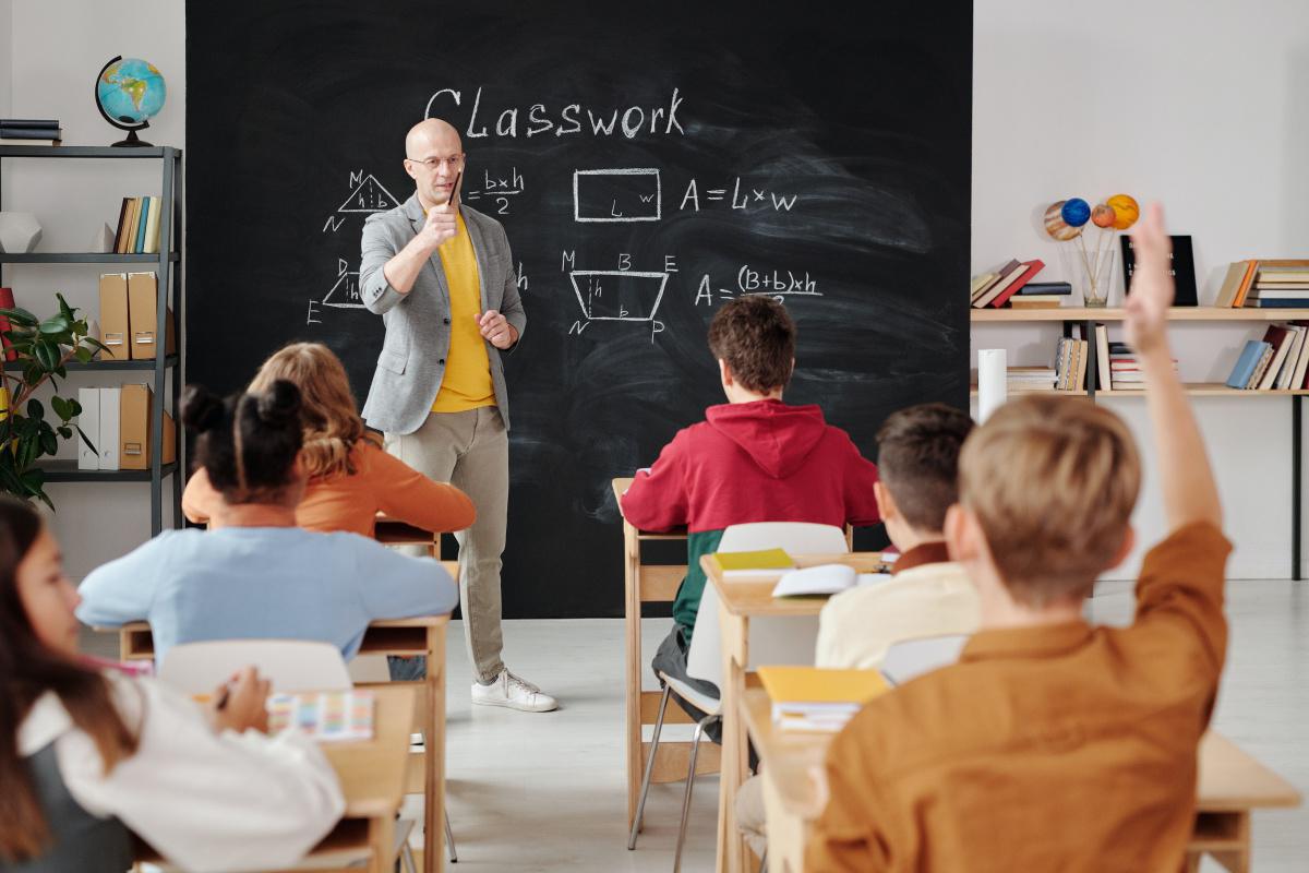 Schools facing tough choices on school meals 