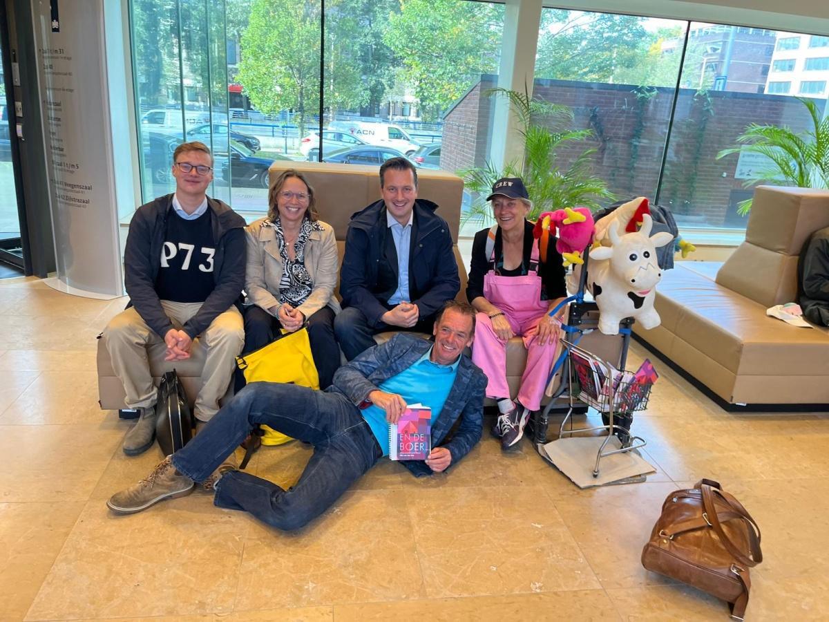 Ons bezoek aan de minister van Landbouw op woensdag 9 oktober Ons bezoek aan de minister van Landbouw op woensdag 9 oktober