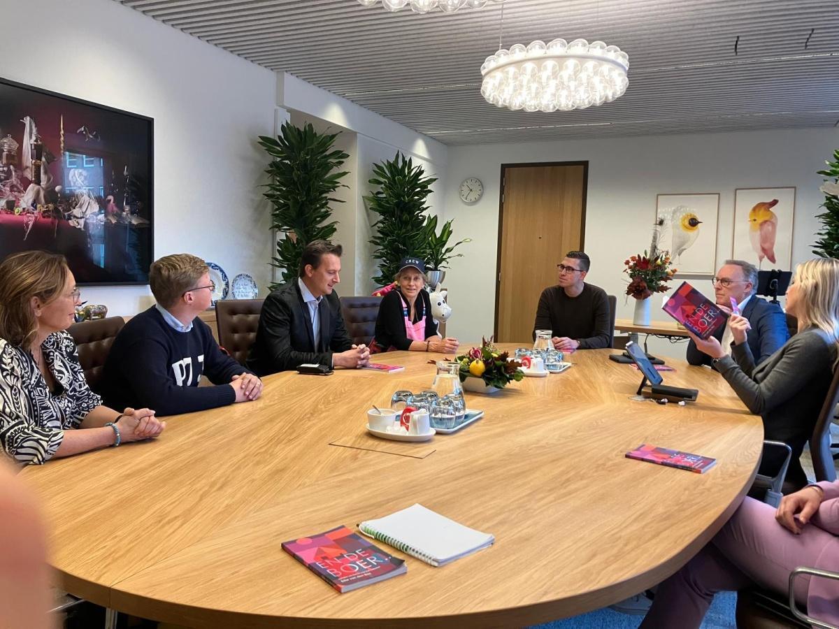 Ons bezoek aan de minister van Landbouw op woensdag 9 oktober Ons bezoek aan de minister van Landbouw op woensdag 9 oktober