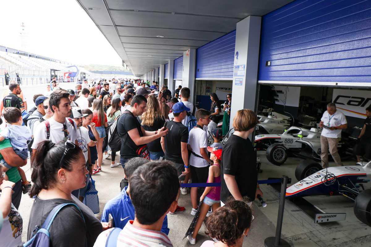 Más de cinco mil aficionados en el Racing Weekend de Jerez