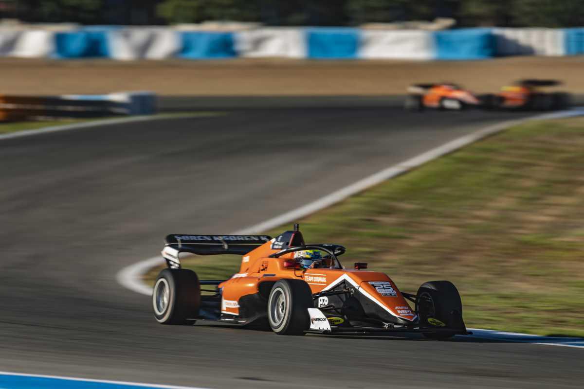 El NAPA Racing Weekend alcanza una cifra récord de doce mil espectadores en Jerez El NAPA Racing Weekend alcanza una cifra récord de doce mil espectadores en Jerez