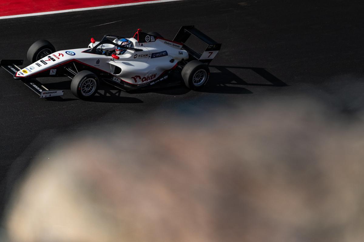 El NAPA Racing Weekend entusiasma en Motorland Aragón El NAPA Racing Weekend entusiasma en Motorland Aragón